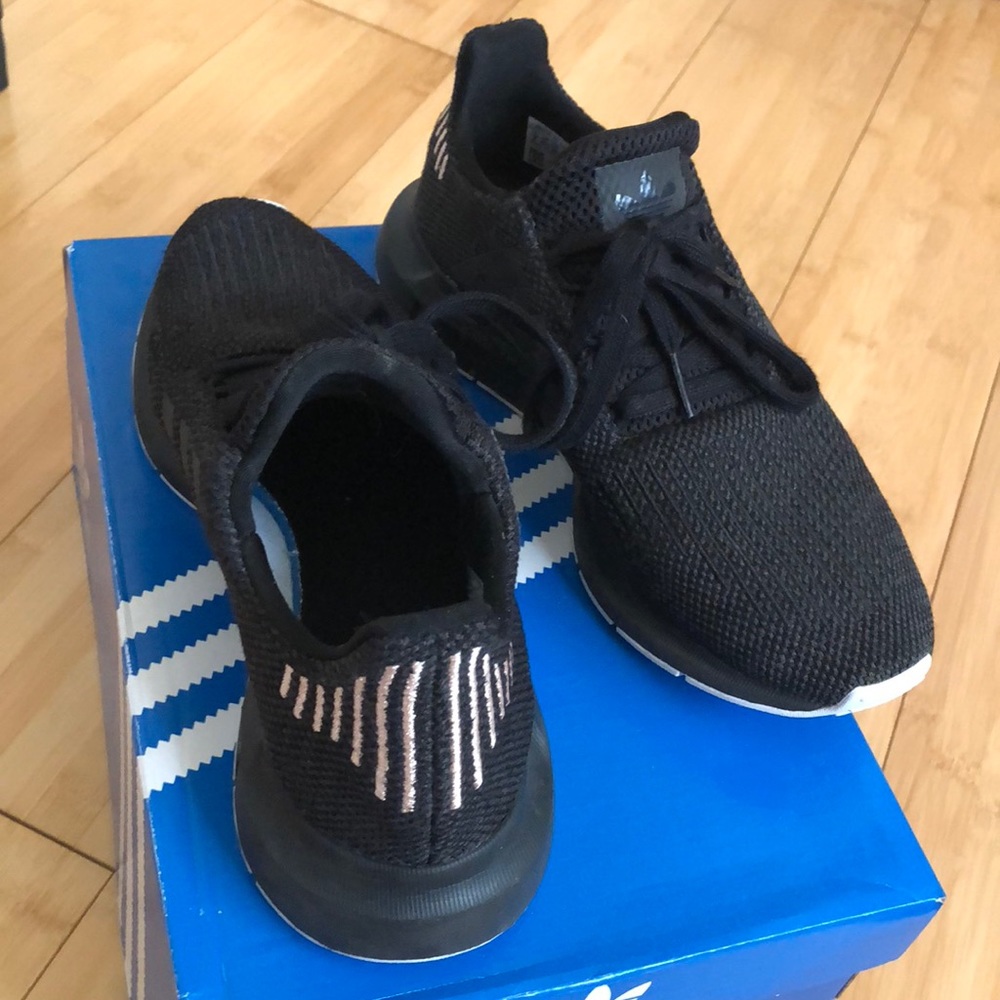 Adidas Swift Run - image 6